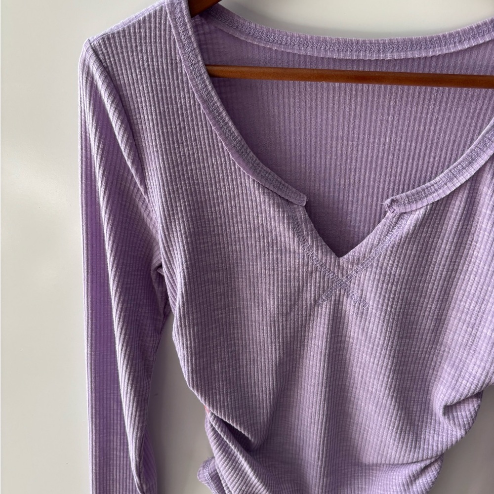 Lavender Ribbed V-Neck Top - Picture 5 of 9